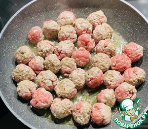 Фрикадельки в тыквенном соусом Фрикадельки в тыквенном соусом