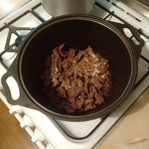 Гречневая лапша с говядиной и овощами Гречневая лапша с говядиной и овощами