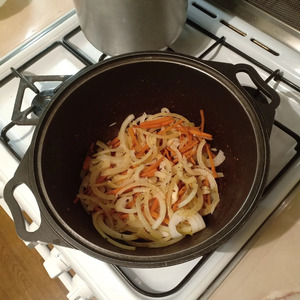 Гречневая лапша с говядиной и овощами Гречневая лапша с говядиной и овощами