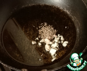 Яйца, сваренные в остром томатном соусе