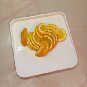 Курочка с луком и апельсинами