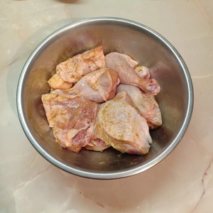 Курочка с луком и апельсинами