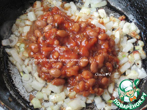 Менемен с фасолью и луком
