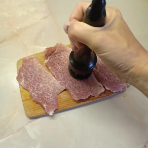 Свинина на шпажках с беконом и картофелем Свинина на шпажках с беконом и картофелем