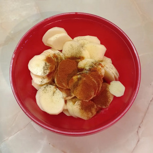 Свинина на шпажках с беконом и картофелем Свинина на шпажках с беконом и картофелем