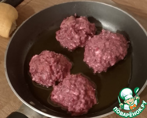 Котлеты с яблоком, свеклой и фета