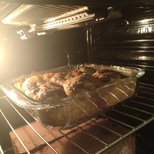 Куриные ножки, запеченные в рукаве, с рисом и овощами