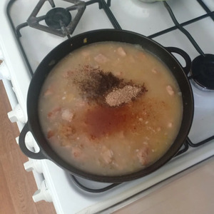 Мясо, тушеное со сметаной