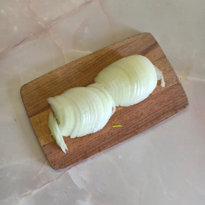 Мясо, тушеное со сметаной