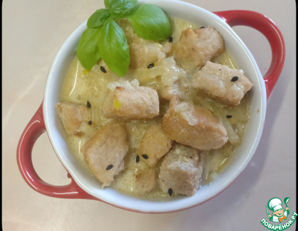 Мясо, тушеное со сметаной