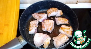 Свинина с яблоками и грибами